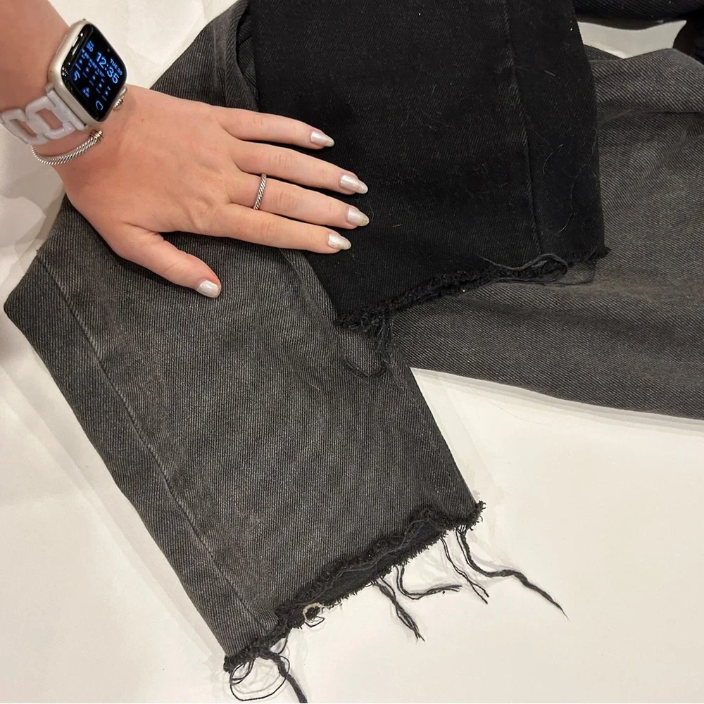 BDG Two-tone High-rise Slim
Straight Jean in Black / Gray - Picture 4 of 6